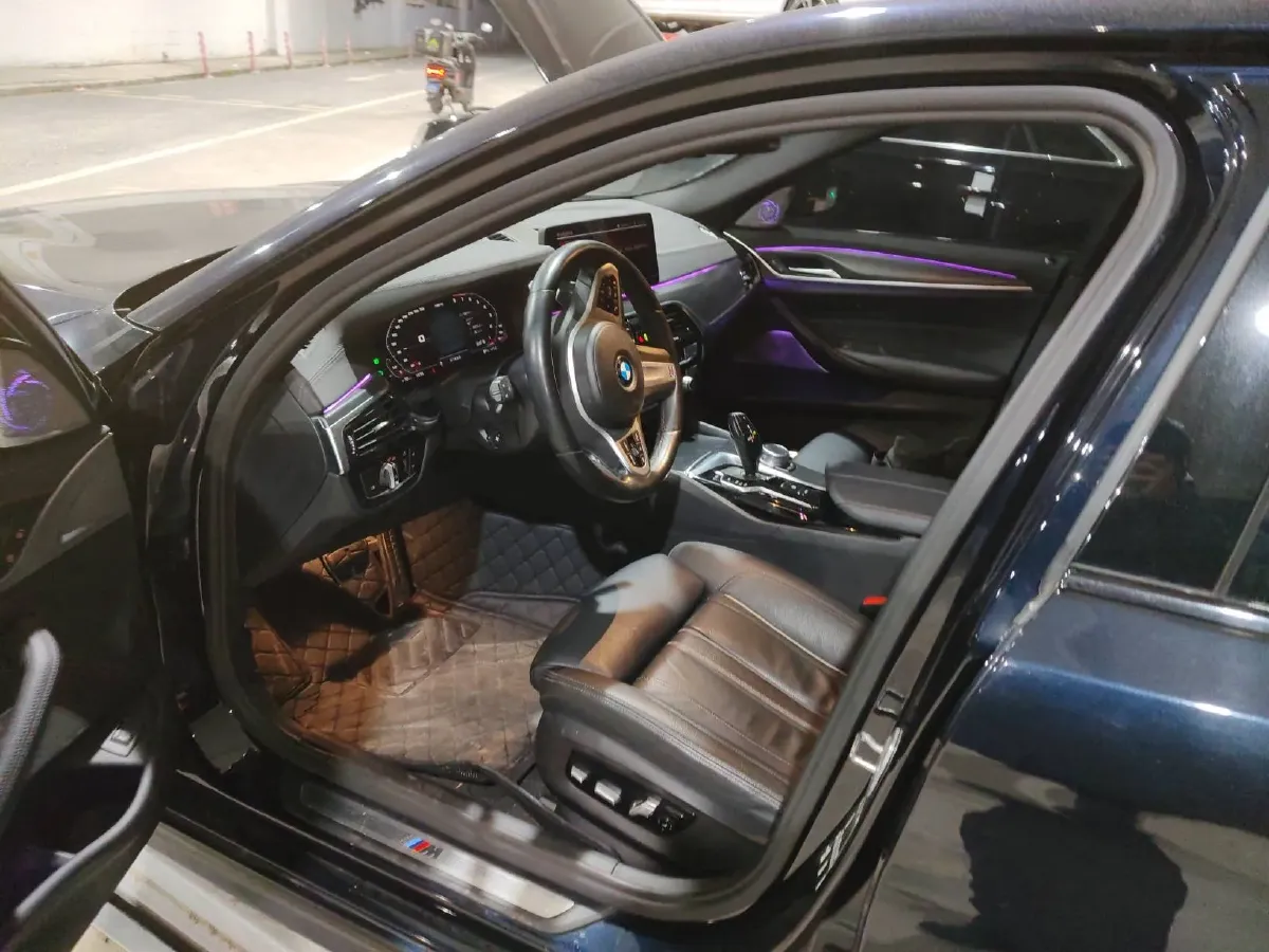 2022 BMW 5 Series 2.0T 252HP L4 8AT,autocango,china used car exporter,china ev exporter,chinese used car exporter,chinese used ev exporter