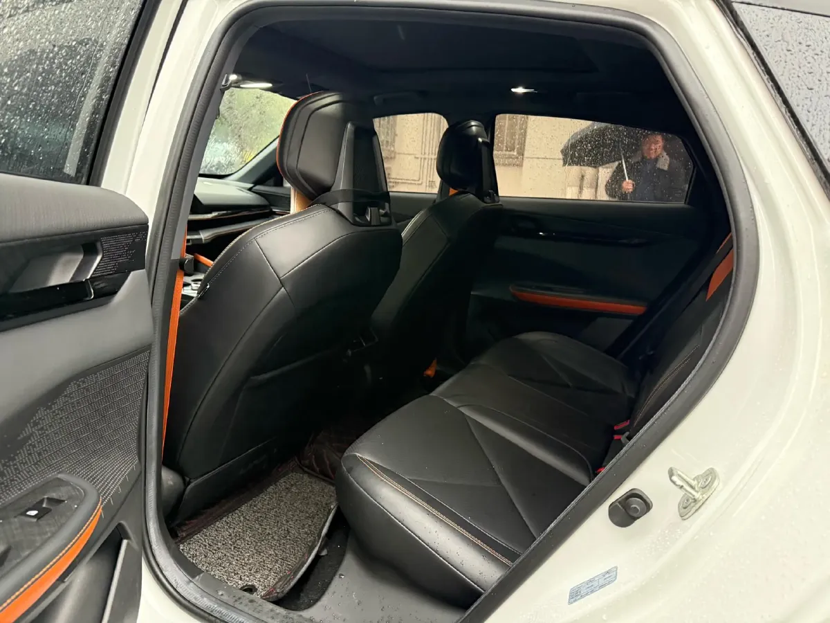 2022 ChangAn UNI-V 1.5T 188HP L4 7DCT,autocango,china used car exporter,china ev exporter,chinese used car exporter,chinese used ev exporter