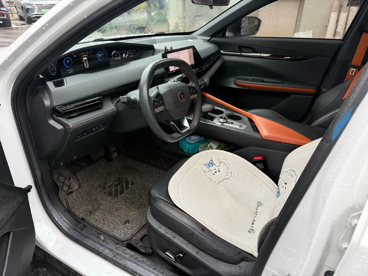 2022 ChangAn UNI-V 1.5T 188HP L4 7DCT,autocango,china used car exporter,china ev exporter,chinese used car exporter,chinese used ev exporter