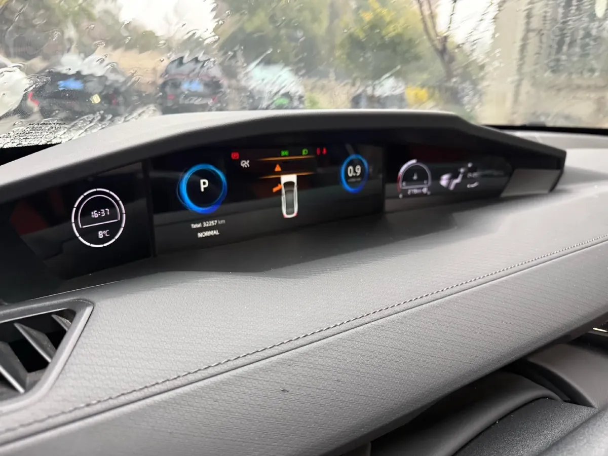 2022 ChangAn UNI-V 1.5T 188HP L4 7DCT,autocango,china used car exporter,china ev exporter,chinese used car exporter,chinese used ev exporter