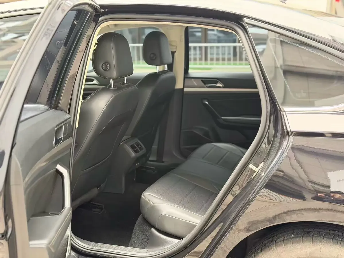 2019 Volkswagen Lavida 1.2T 116HP L4 7DCT,autocango,china used car exporter,china ev exporter,chinese used car exporter,chinese used ev exporter