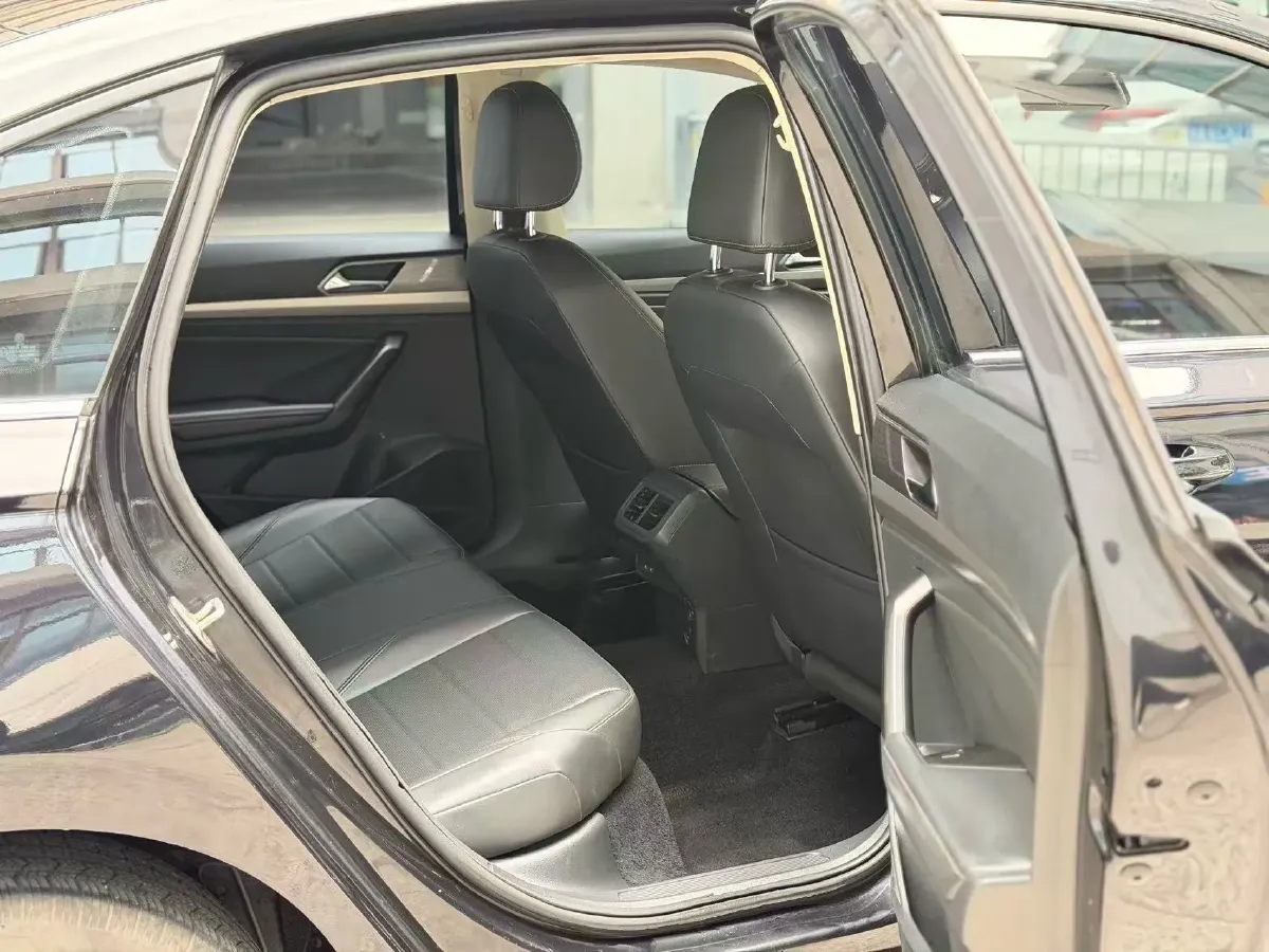 2019 Volkswagen Lavida 1.2T 116HP L4 7DCT,autocango,china used car exporter,china ev exporter,chinese used car exporter,chinese used ev exporter