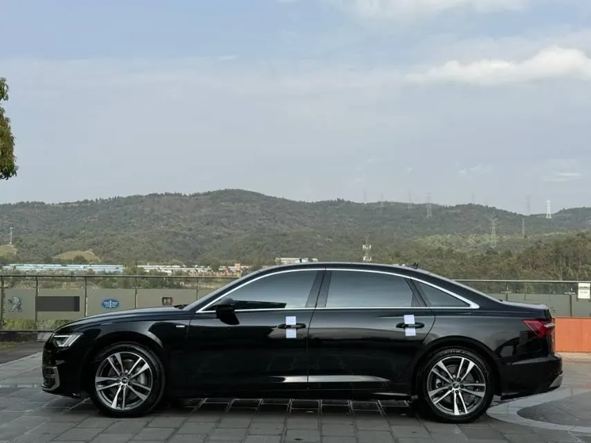 2023 Audi A6L 2.0T 190HP L4 7DCT,autocango,china used car exporter,china ev exporter,chinese used car exporter,chinese used ev exporter