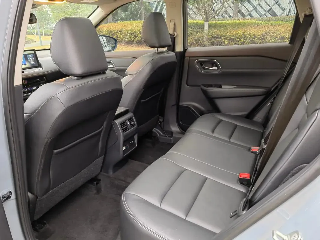 2021 Nissan X-Trail 1.5T 204HP L3 CVT,autocango,china used car exporter,china ev exporter,chinese used car exporter,chinese used ev exporter