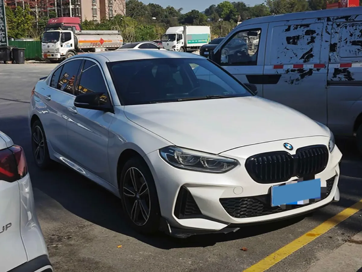 2021 BMW 1 Series 1.5T 140HP L3 7DCT,autocango,china used car exporter,china ev exporter,chinese used car exporter,chinese used ev exporter