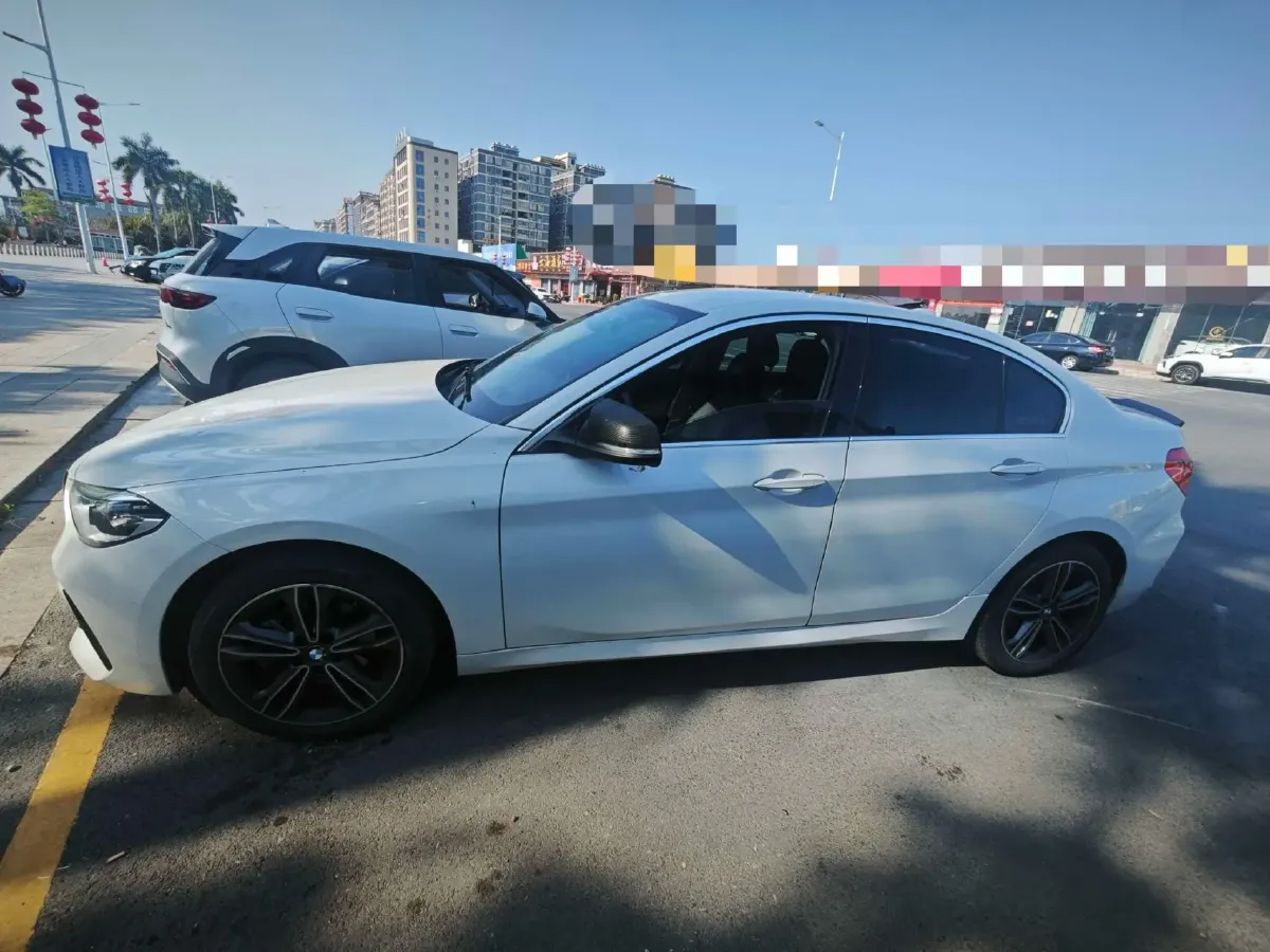 2021 BMW 1 Series 1.5T 140HP L3 7DCT,autocango,china used car exporter,china ev exporter,chinese used car exporter,chinese used ev exporter