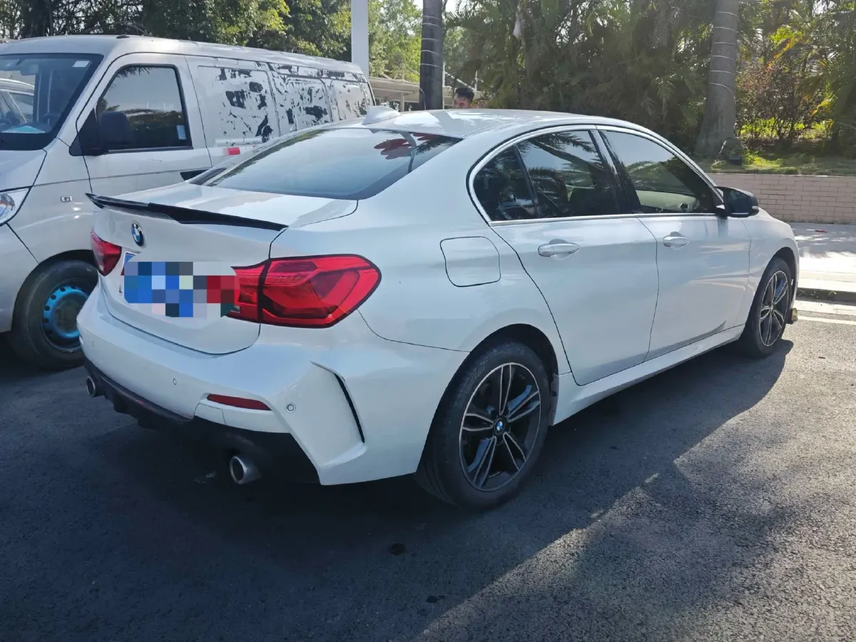 2021 BMW 1 Series 1.5T 140HP L3 7DCT,autocango,china used car exporter,china ev exporter,chinese used car exporter,chinese used ev exporter