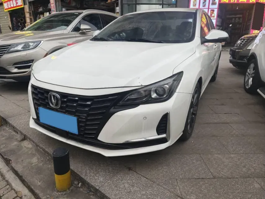 2022 ChangAn Raeton CC 1.5T 188HP L4 7DCT,autocango,china used car exporter,china ev exporter,chinese used car exporter,chinese used ev exporter