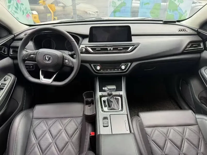 2022 ChangAn Raeton CC 1.5T 188HP L4 7DCT,autocango,china used car exporter,china ev exporter,chinese used car exporter,chinese used ev exporter