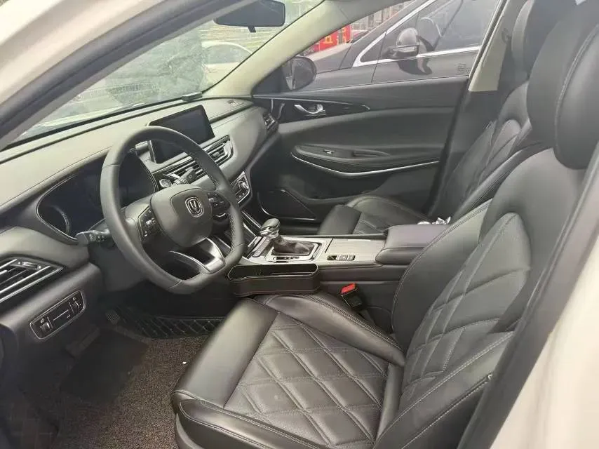 2022 ChangAn Raeton CC 1.5T 188HP L4 7DCT,autocango,china used car exporter,china ev exporter,chinese used car exporter,chinese used ev exporter