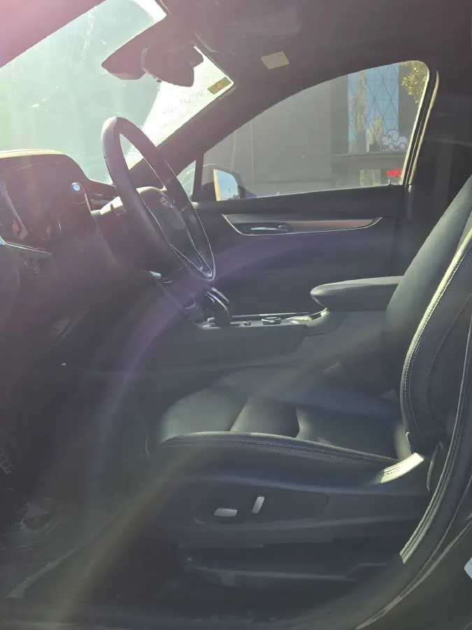 2021 Cadillac XT6 2.0T 237HP L4 9AT,autocango,china used car exporter,china ev exporter,chinese used car exporter,chinese used ev exporter