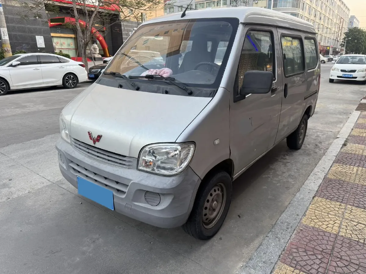 2015 WuLing ZhiGuang 1.2L 82HP L4 5MT,autocango,china used car exporter,china ev exporter,chinese used car exporter,chinese used ev exporter