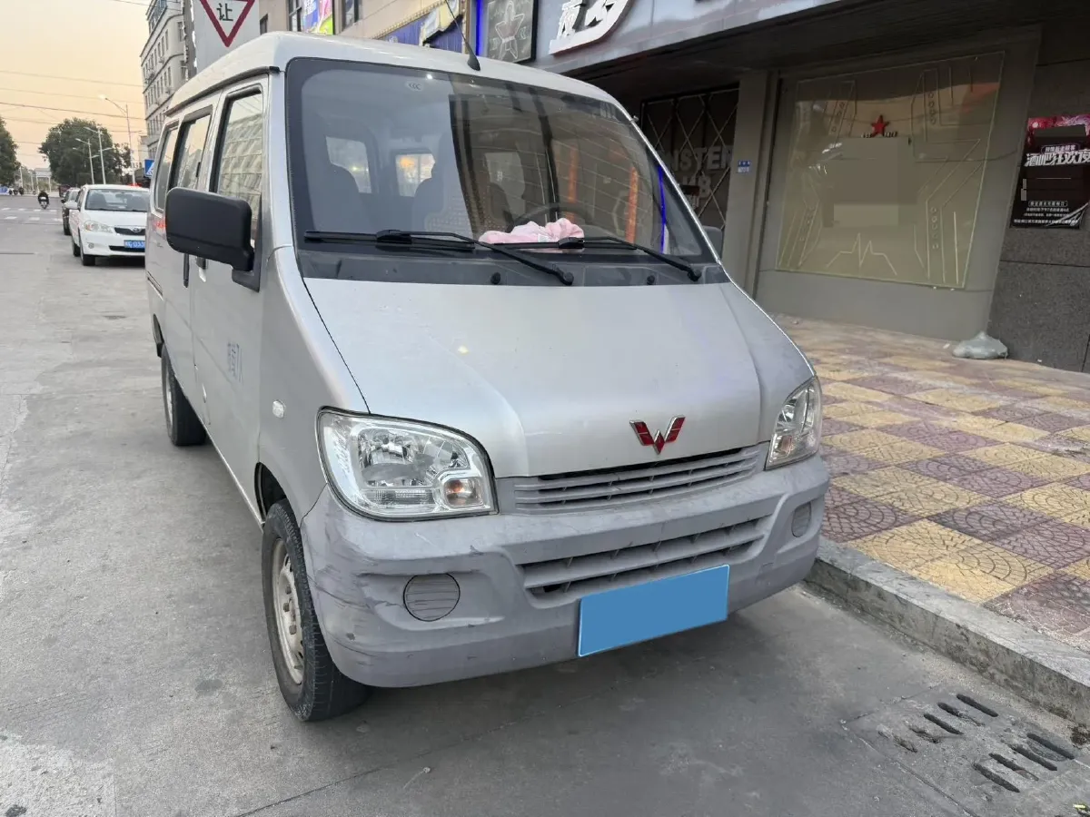 2015 WuLing ZhiGuang 1.2L 82HP L4 5MT,autocango,china used car exporter,china ev exporter,chinese used car exporter,chinese used ev exporter