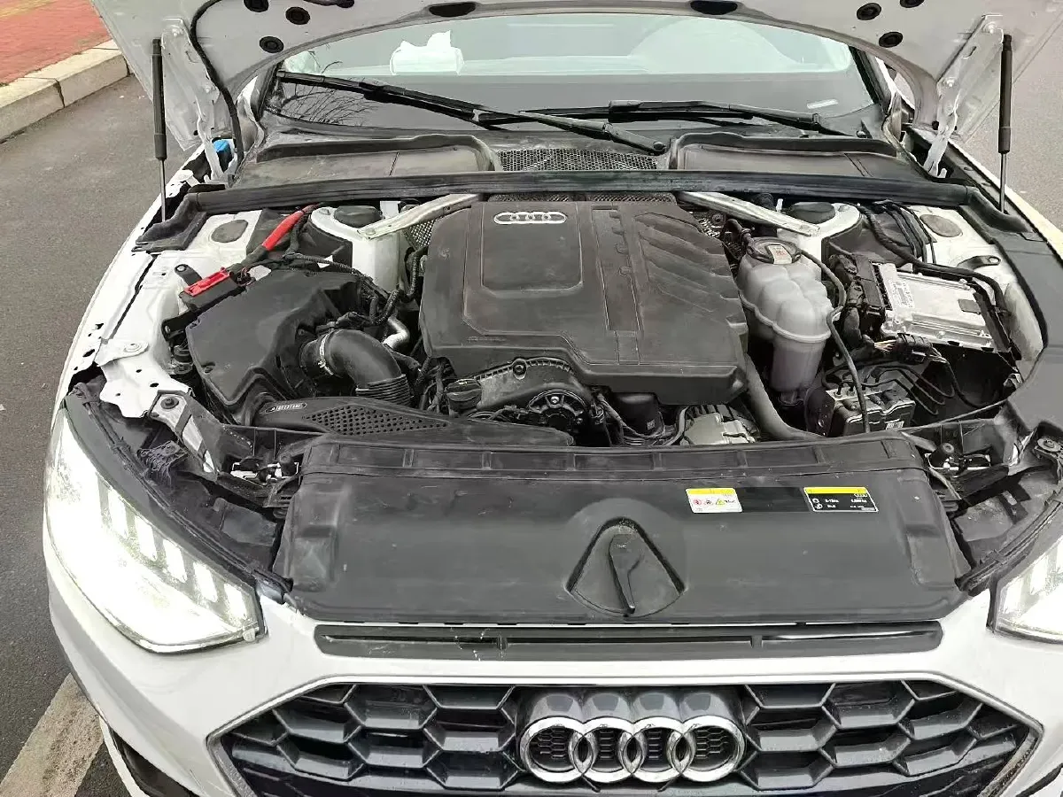 2024 Audi A4L 2.0T 190HP L4 7DCT,autocango,china used car exporter,china ev exporter,chinese used car exporter,chinese used ev exporter
