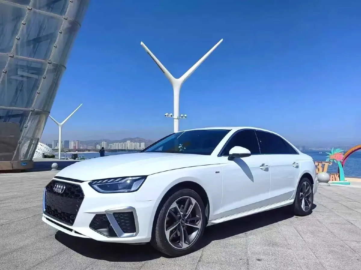2024 Audi A4L 2.0T 190HP L4 7DCT,autocango,china used car exporter,china ev exporter,chinese used car exporter,chinese used ev exporter