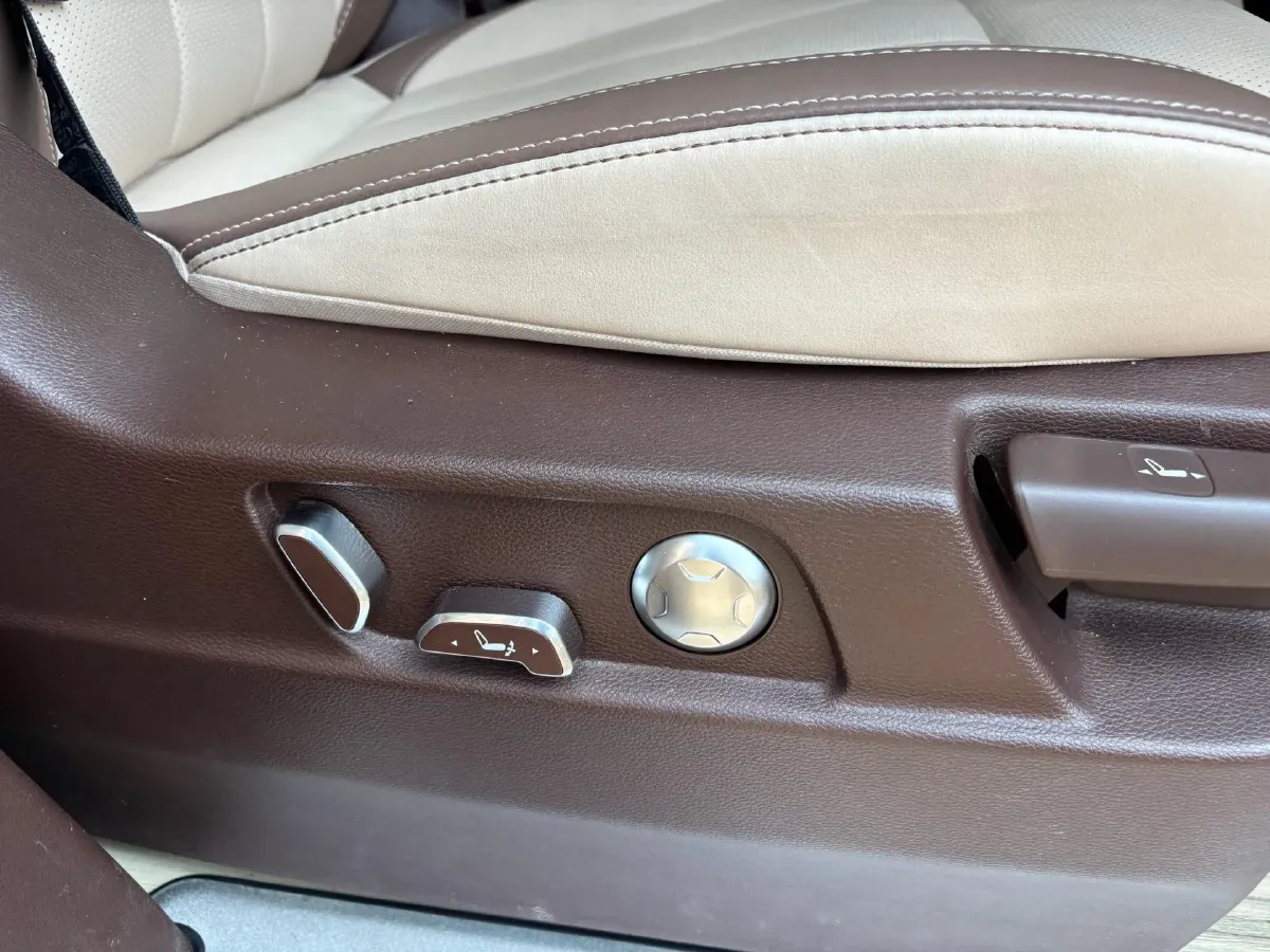 2023 Bestune M9 2.0T 252HP L4 8AT,autocango,china used car exporter,china ev exporter,chinese used car exporter,chinese used ev exporter