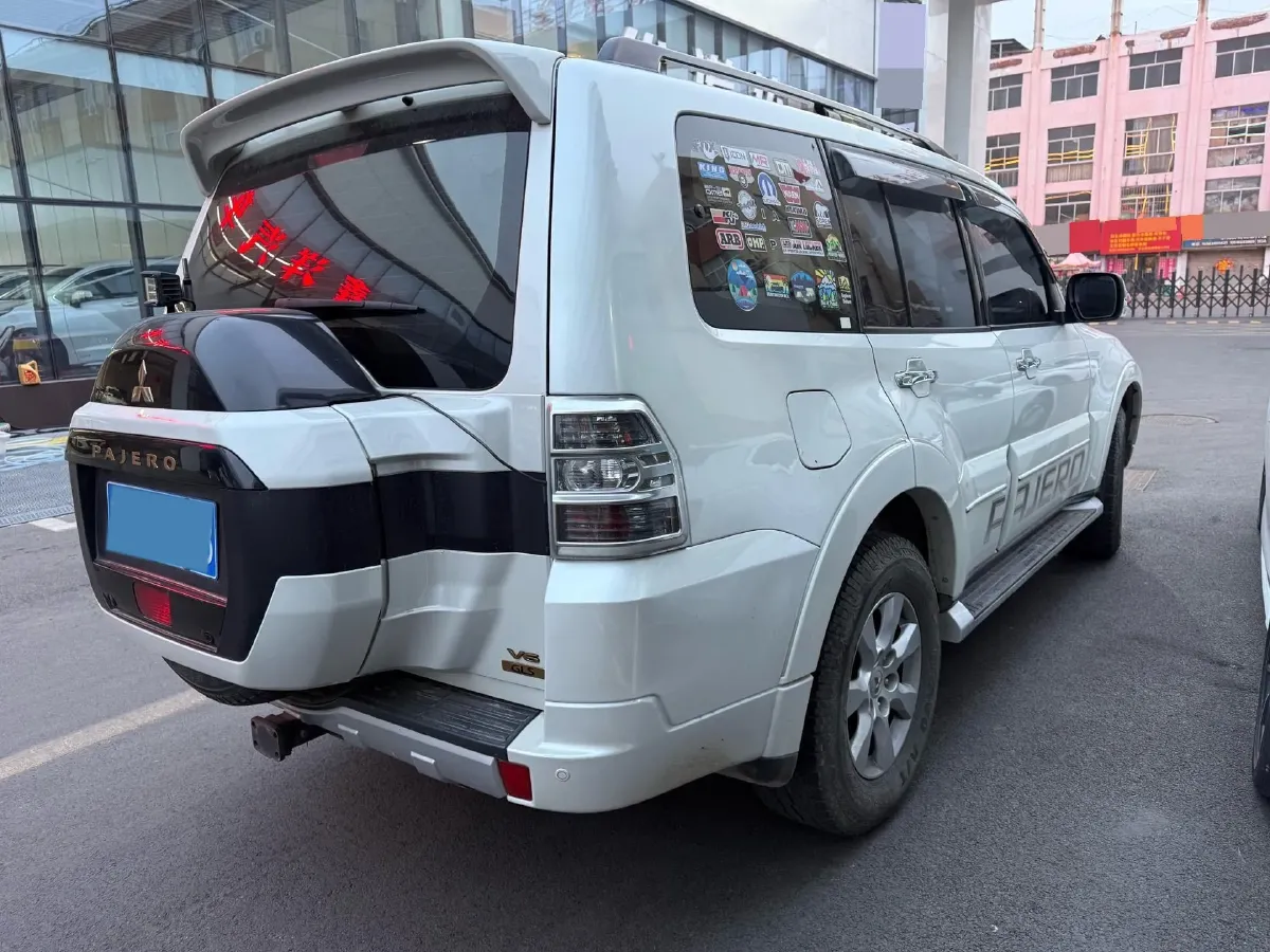 2018 Mitsubishi Pajero 3.0L 174HP V6 5AT,autocango,china used car exporter,china ev exporter,chinese used car exporter,chinese used ev exporter
