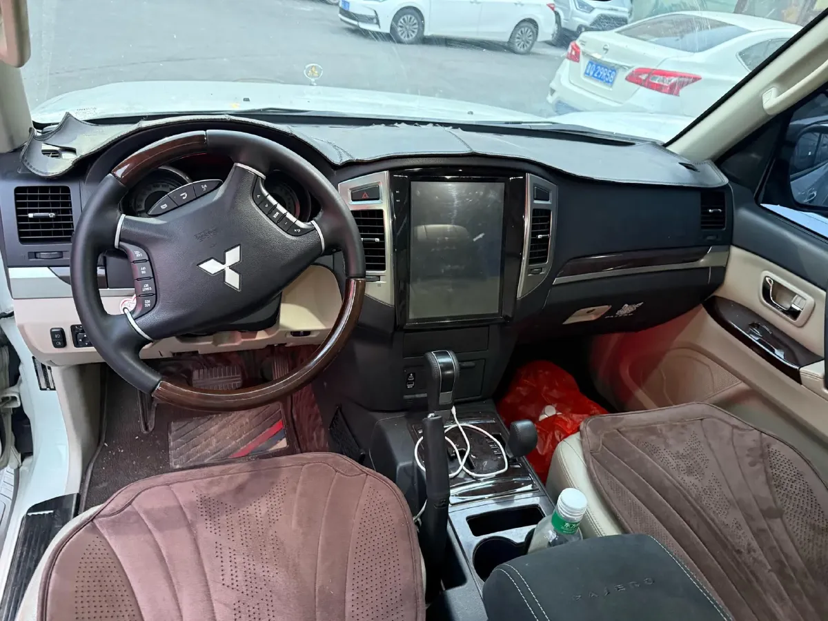 2018 Mitsubishi Pajero 3.0L 174HP V6 5AT,autocango,china used car exporter,china ev exporter,chinese used car exporter,chinese used ev exporter