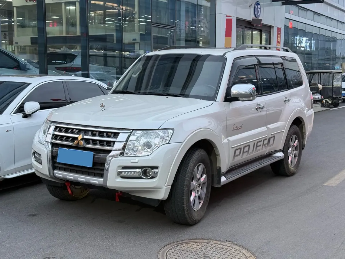 2018 Mitsubishi Pajero 3.0L 174HP V6 5AT,autocango,china used car exporter,china ev exporter,chinese used car exporter,chinese used ev exporter