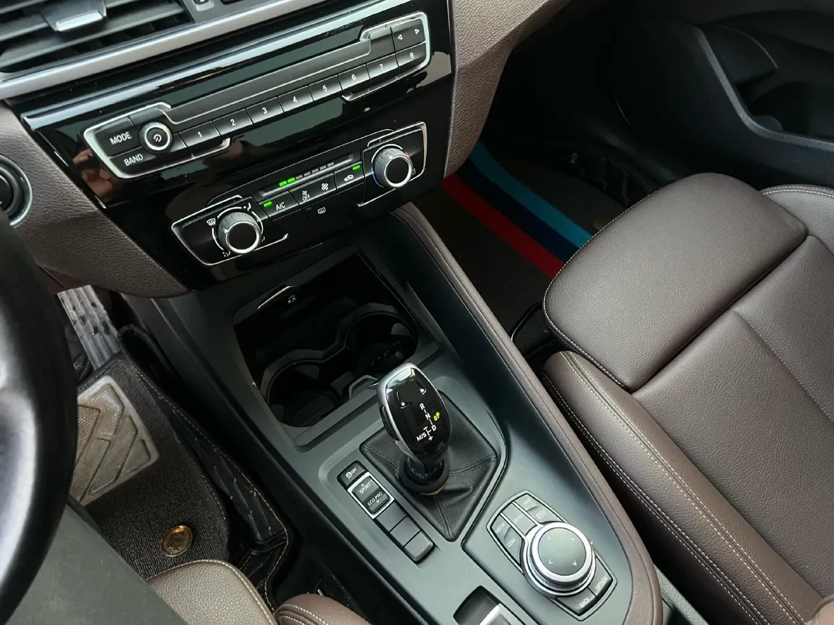 2022 BMW X1 1.5T 140HP L3 7DCT,autocango,china used car exporter,china ev exporter,chinese used car exporter,chinese used ev exporter