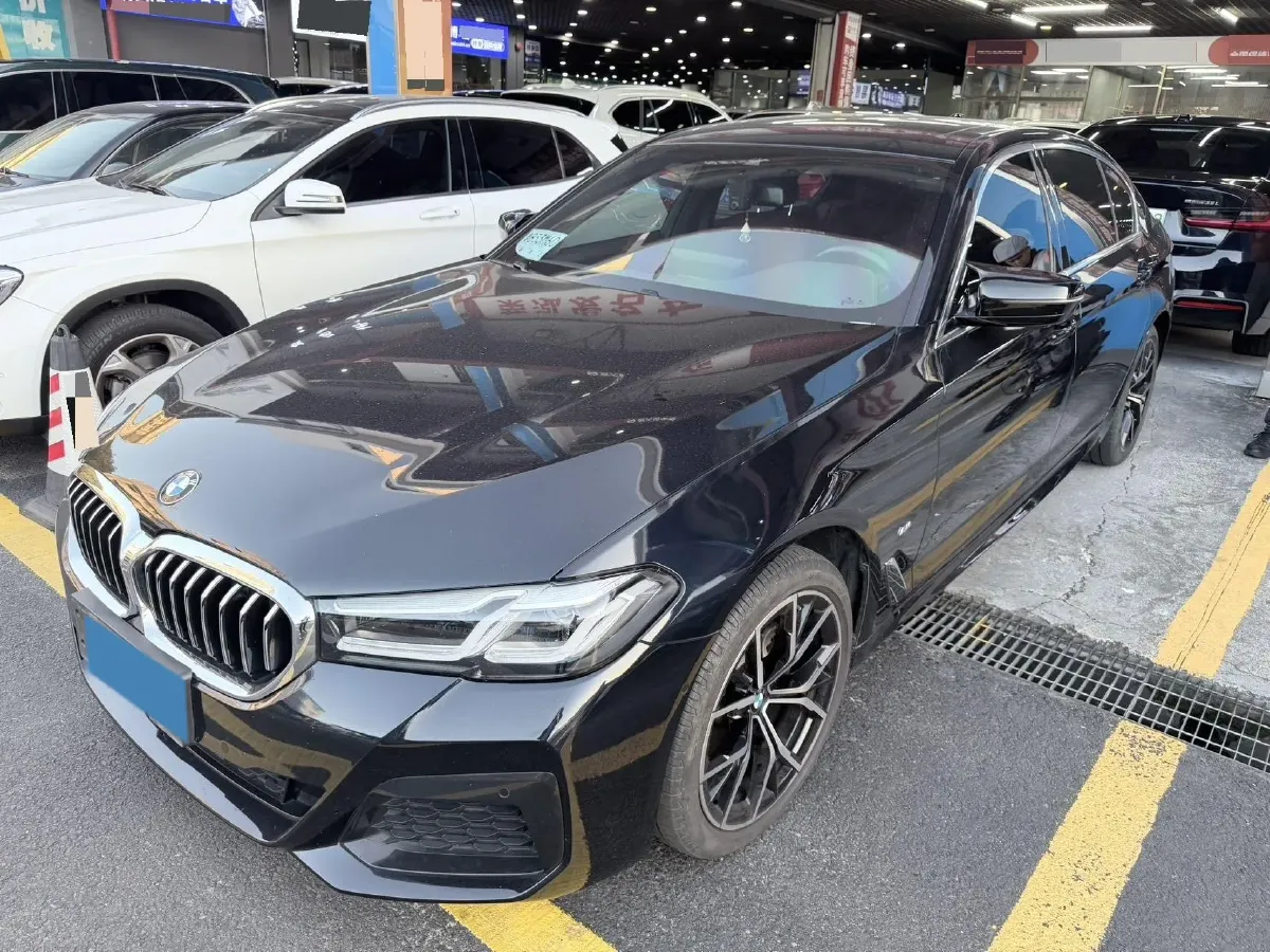 2022 BMW 5 Series 2.0T 184HP L4 8AT,autocango,china used car exporter,china ev exporter,chinese used car exporter,chinese used ev exporter