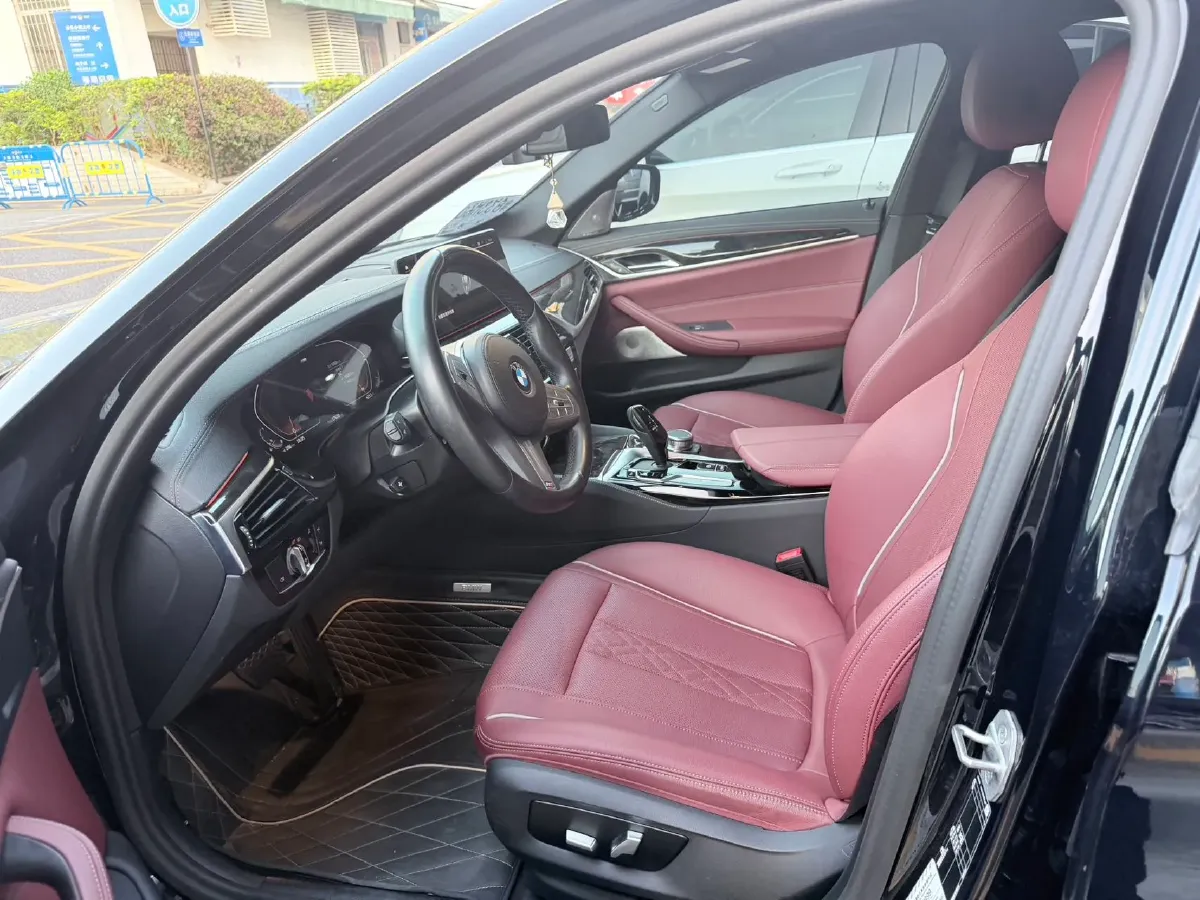 2022 BMW 5 Series 2.0T 184HP L4 8AT,autocango,china used car exporter,china ev exporter,chinese used car exporter,chinese used ev exporter