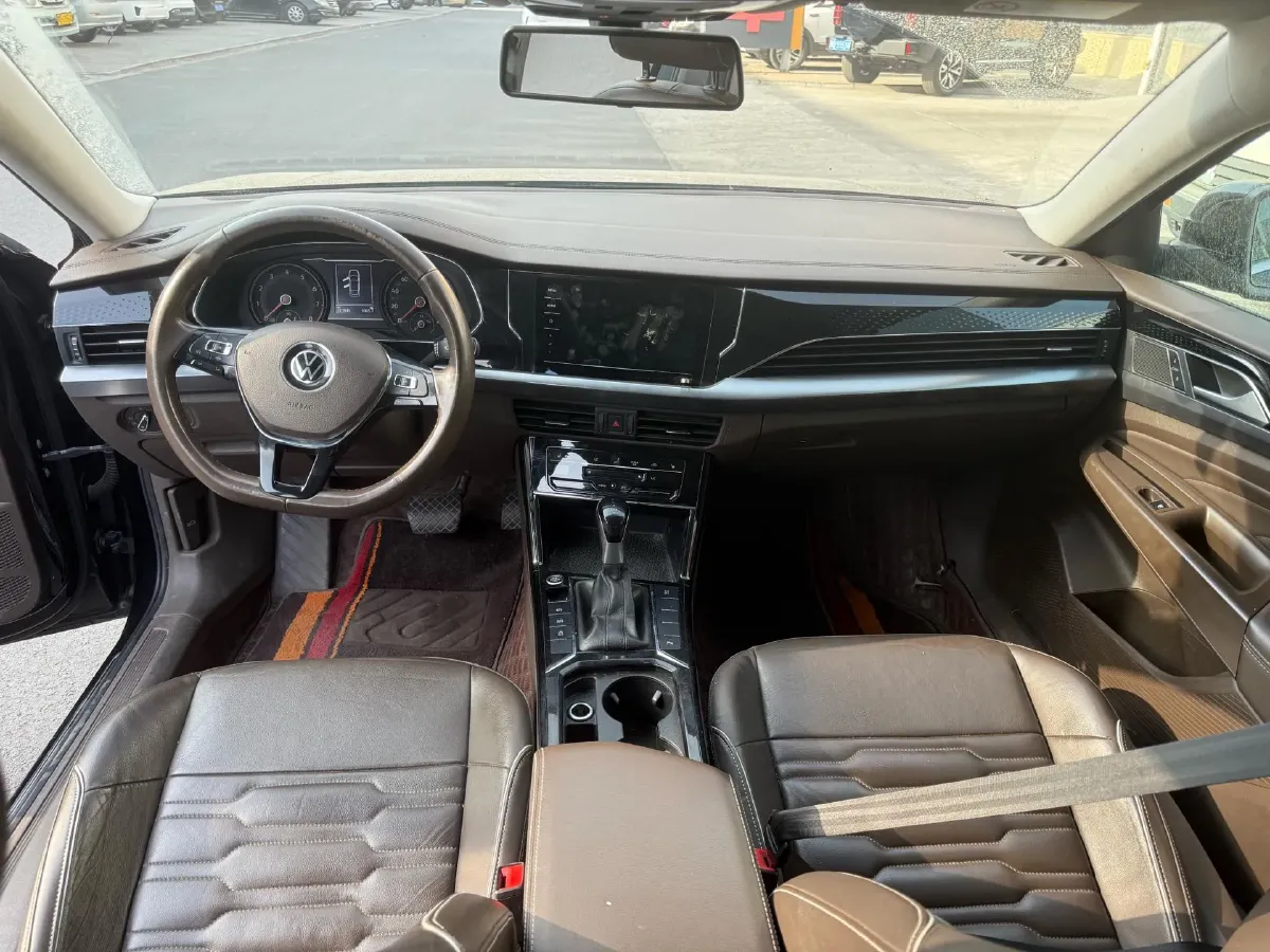 2020 Volkswagen Passat 2.0T 186HP L4 7DCT,autocango,china used car exporter,china ev exporter,chinese used car exporter,chinese used ev exporter