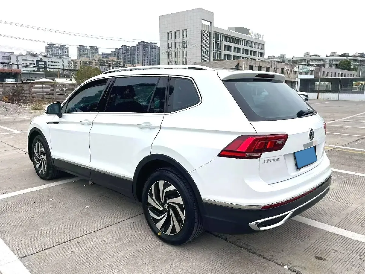 2023 Volkswagen Tiguan L 1.5T 160HP L4 7DCT,autocango,china used car exporter,china ev exporter,chinese used car exporter,chinese used ev exporter