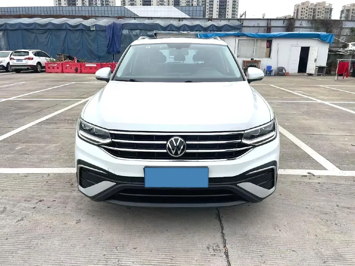 2023 Volkswagen Tiguan L 1.5T 160HP L4 7DCT,autocango,china used car exporter,china ev exporter,chinese used car exporter,chinese used ev exporter