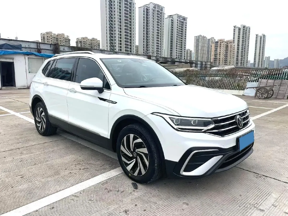 2023 Volkswagen Tiguan L 1.5T 160HP L4 7DCT,autocango,china used car exporter,china ev exporter,chinese used car exporter,chinese used ev exporter