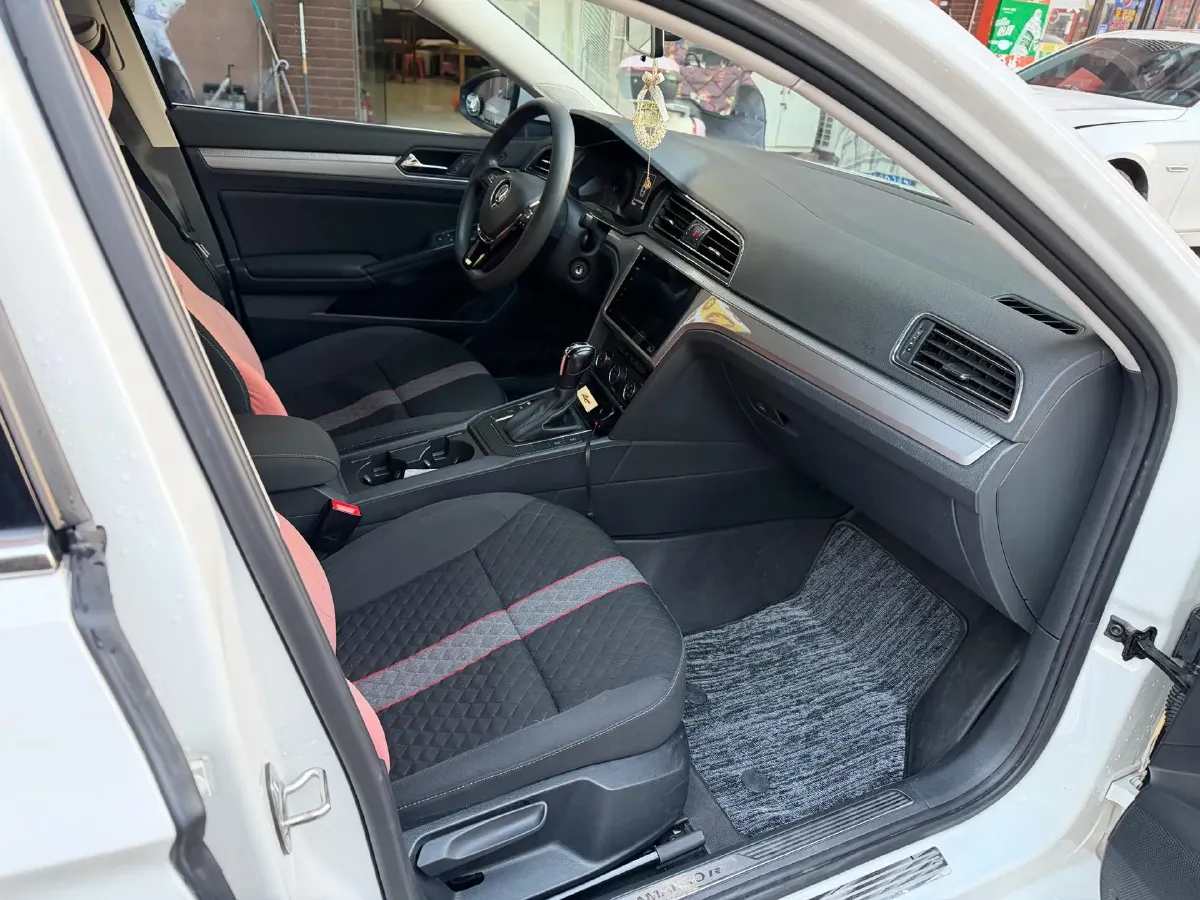 2019 Volkswagen T-Cross 1.4T 150HP L4 7DCT,autocango,china used car exporter,china ev exporter,chinese used car exporter,chinese used ev exporter