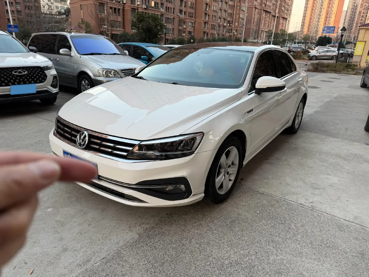 2019 Volkswagen T-Cross 1.4T 150HP L4 7DCT,autocango,china used car exporter,china ev exporter,chinese used car exporter,chinese used ev exporter