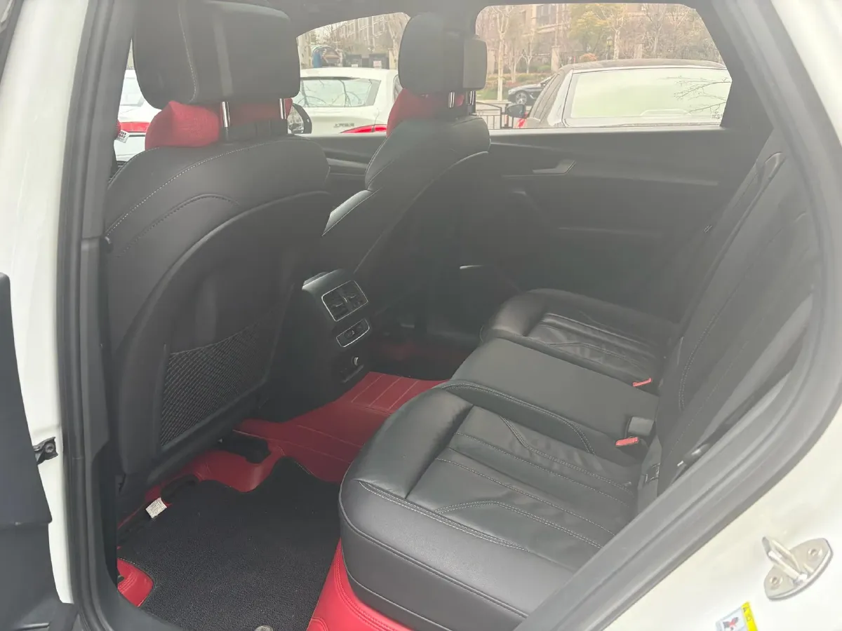 2022 Audi Q5L Sportback 2.0T 190HP L4 7DCT,autocango,china used car exporter,china ev exporter,chinese used car exporter,chinese used ev exporter