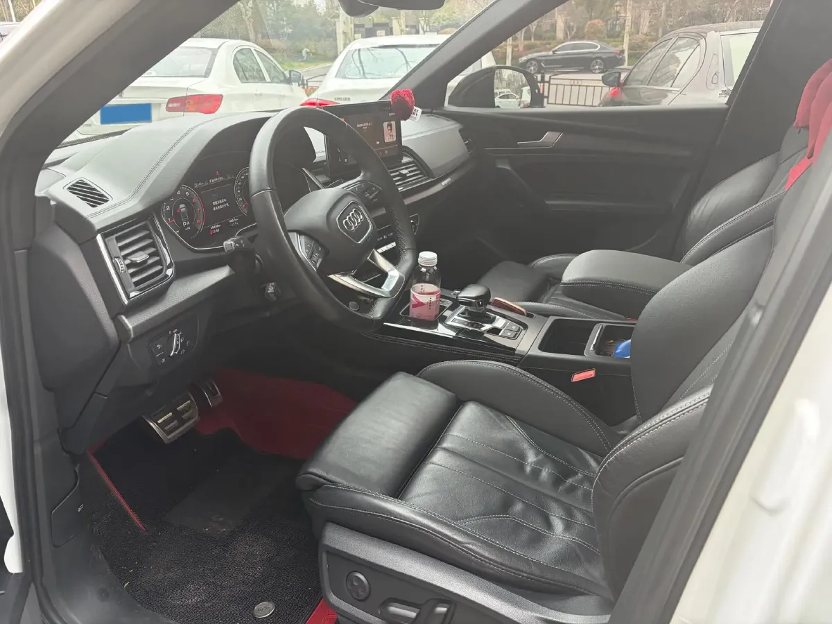 2022 Audi Q5L Sportback 2.0T 190HP L4 7DCT,autocango,china used car exporter,china ev exporter,chinese used car exporter,chinese used ev exporter