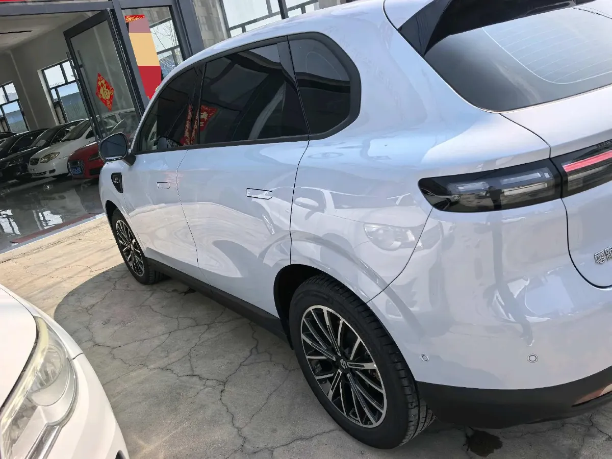 2025 Leapmotor B10 BEV 56.2KWH,autocango,china used car exporter,china ev exporter,chinese used car exporter,chinese used ev exporter