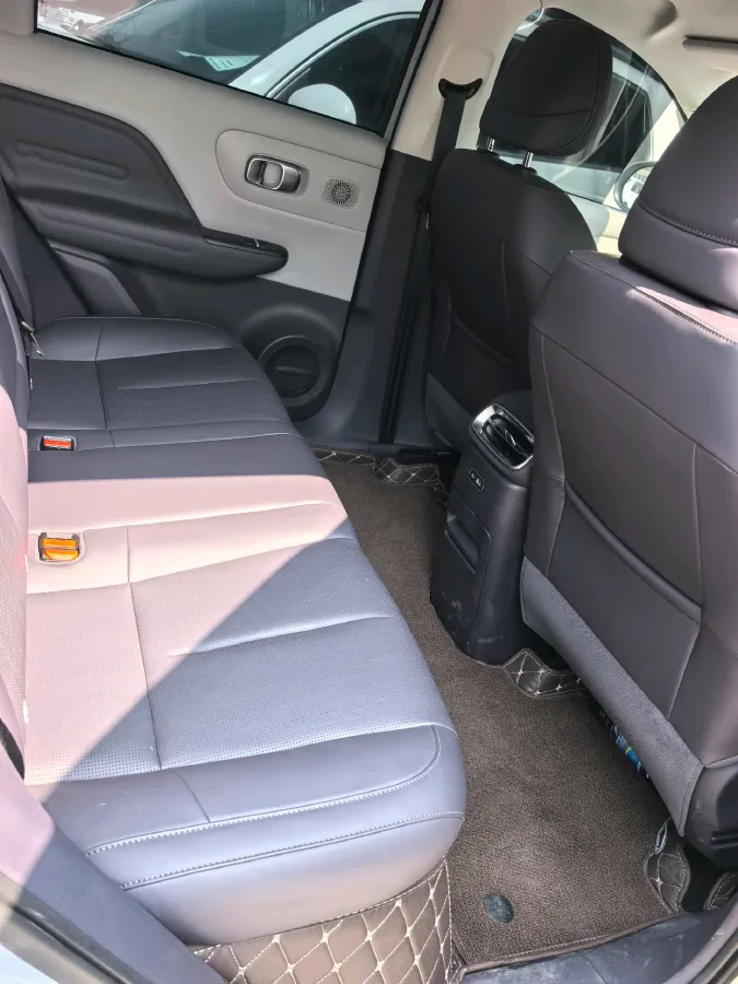 2025 Leapmotor B10 BEV 56.2KWH,autocango,china used car exporter,china ev exporter,chinese used car exporter,chinese used ev exporter