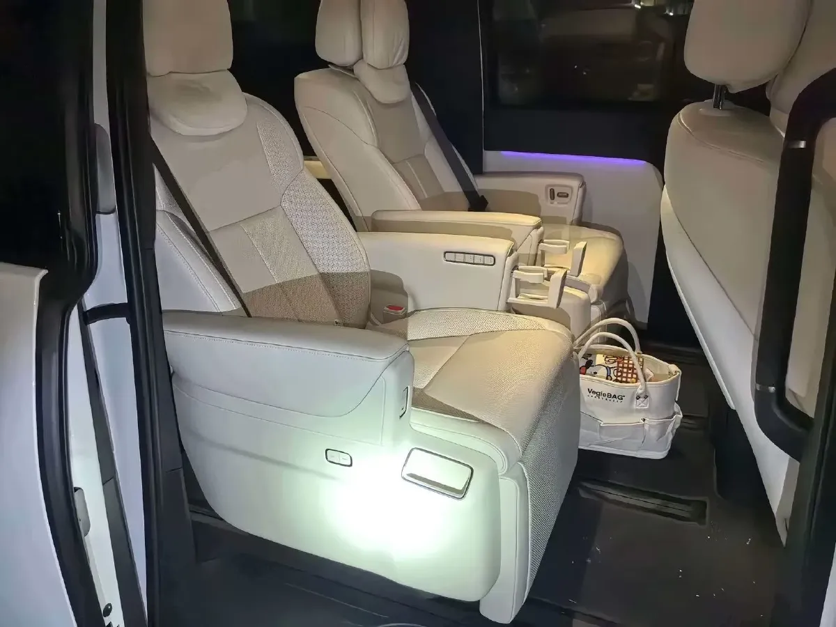 2025 Li MEGA BEV,autocango,china used car exporter,china ev exporter,chinese used car exporter,chinese used ev exporter