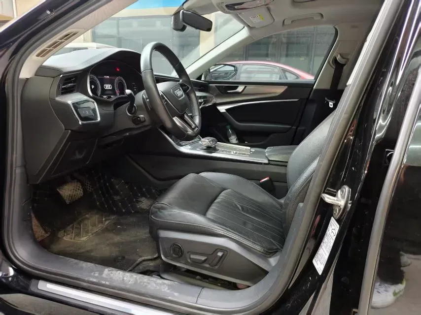 2020 Audi A6L 2.0T 190HP L4 7DCT,autocango,china used car exporter,china ev exporter,chinese used car exporter,chinese used ev exporter