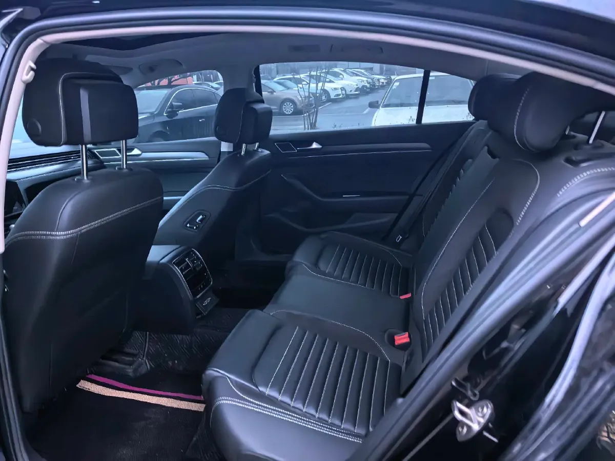 2020 Volkswagen Magotan 1.4T 150HP L4 7DCT,autocango,china used car exporter,china ev exporter,chinese used car exporter,chinese used ev exporter