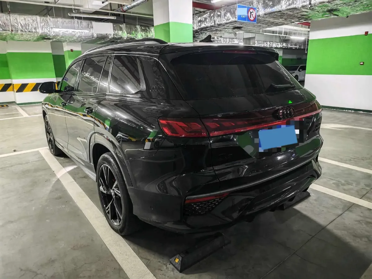 2024 Audi Q6 2.0T 265HP L4 7DCT,autocango,china used car exporter,china ev exporter,chinese used car exporter,chinese used ev exporter