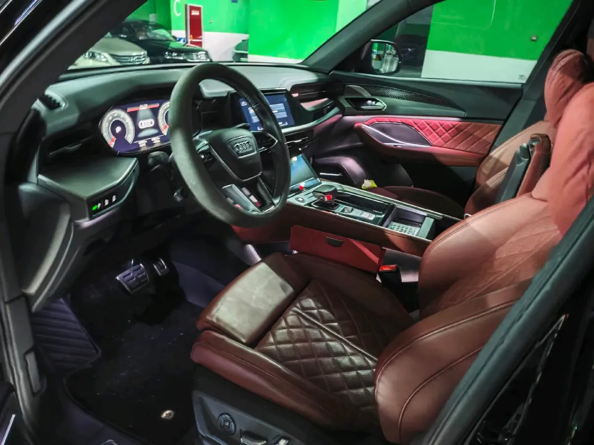 2024 Audi Q6 2.0T 265HP L4 7DCT,autocango,china used car exporter,china ev exporter,chinese used car exporter,chinese used ev exporter