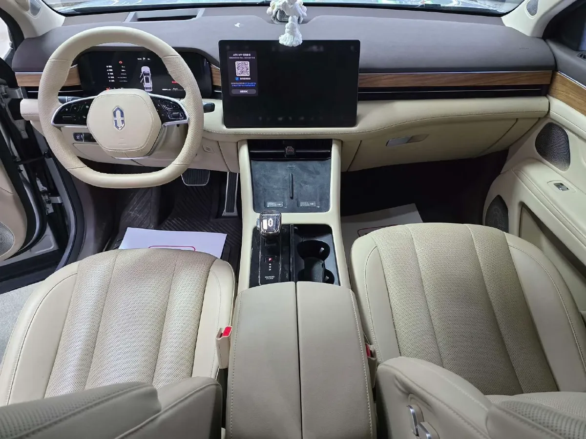 2024 AITO AITO M7 1.5T 152HP L4 REEV 40KWH,autocango,china used car exporter,china ev exporter,chinese used car exporter,chinese used ev exporter