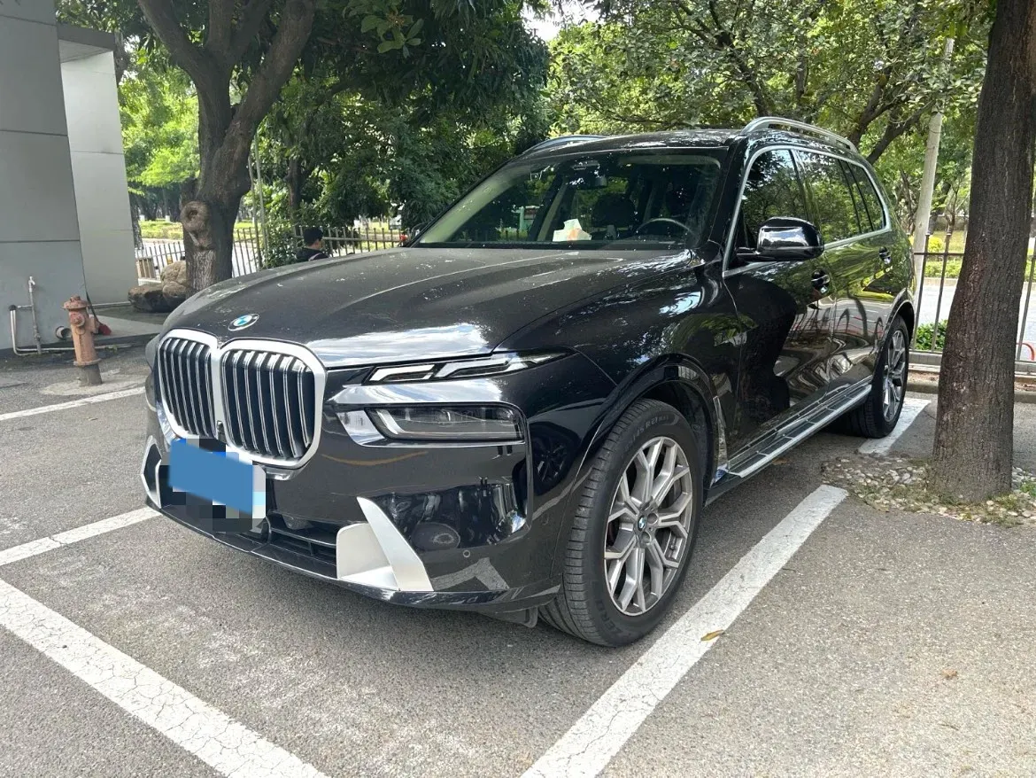 2023 BMW X7 3.0T 381HP L6 8AT,autocango,china used car exporter,china ev exporter,chinese used car exporter,chinese used ev exporter