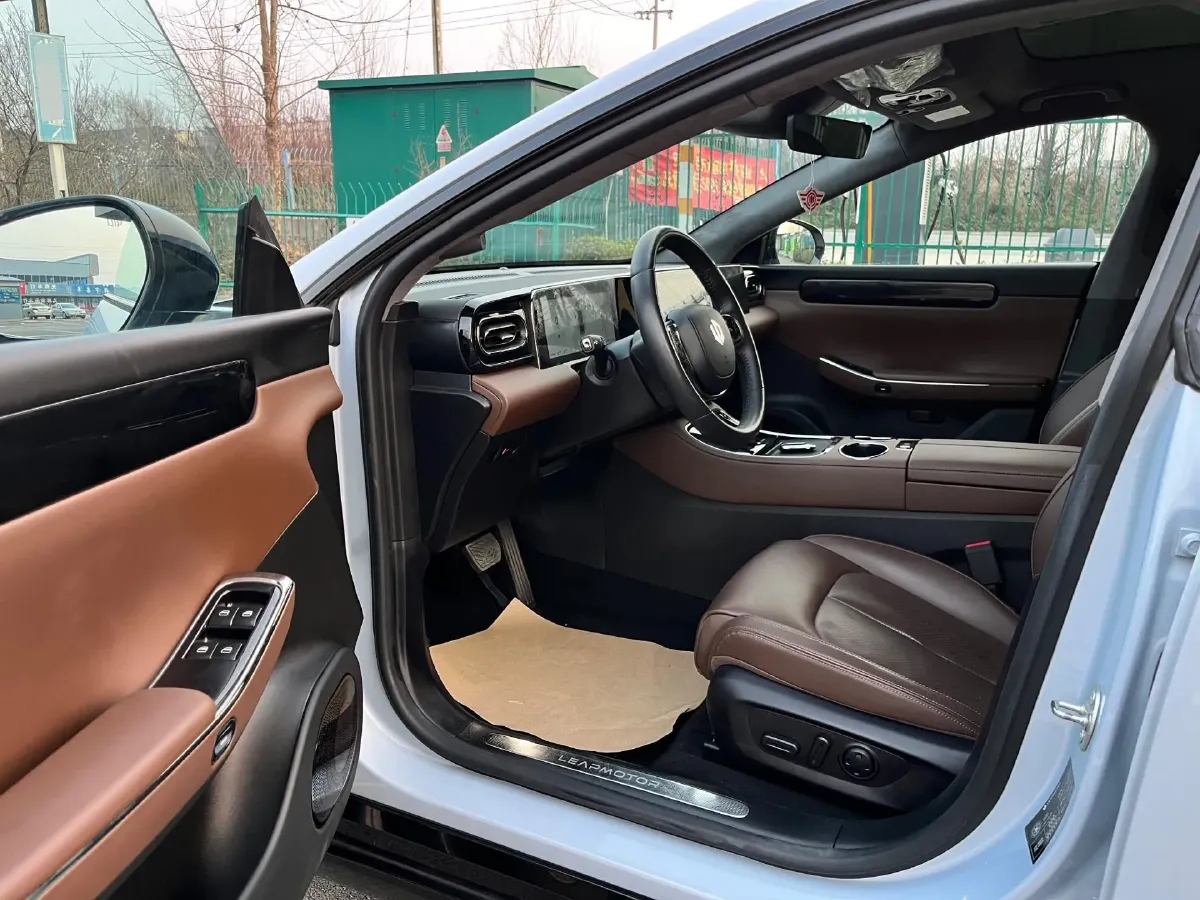 2023 Leapmotor C01 1.5L 95HP L4 REEV 43.7KWH,autocango,china used car exporter,china ev exporter,chinese used car exporter,chinese used ev exporter