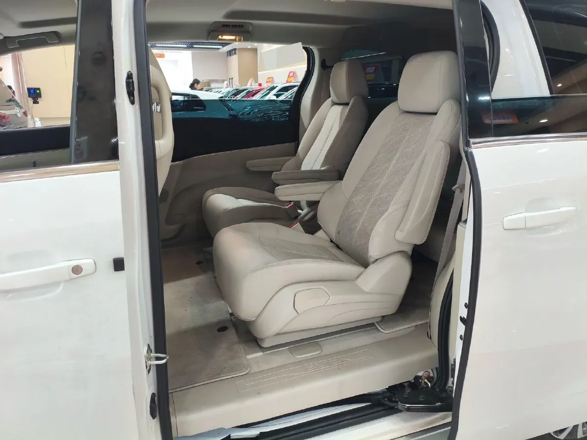 2023 Buick GL8 2.0T 237HP L4 9AT,autocango,china used car exporter,china ev exporter,chinese used car exporter,chinese used ev exporter