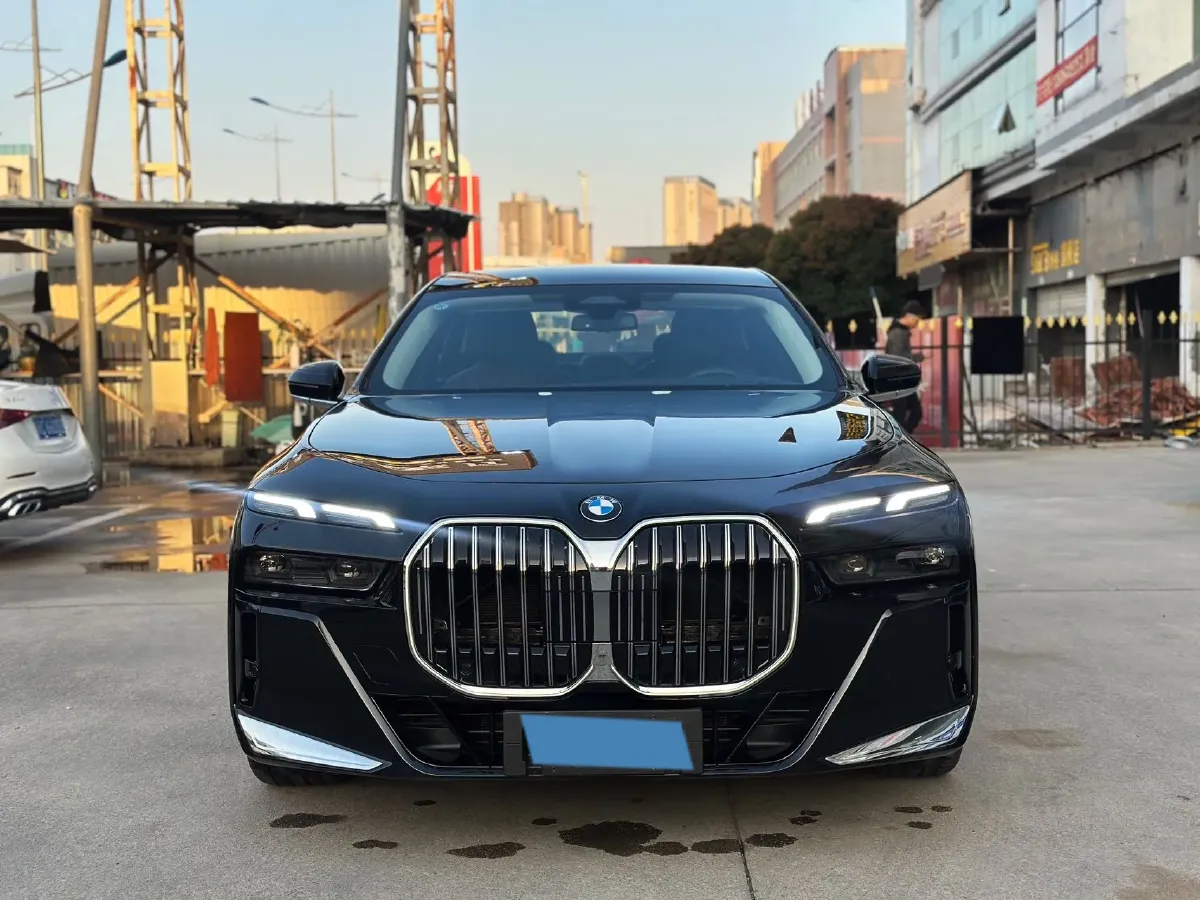 2023 BMW 7 Series 3.0T 272HP L6 8AT,autocango,china used car exporter,china ev exporter,chinese used car exporter,chinese used ev exporter