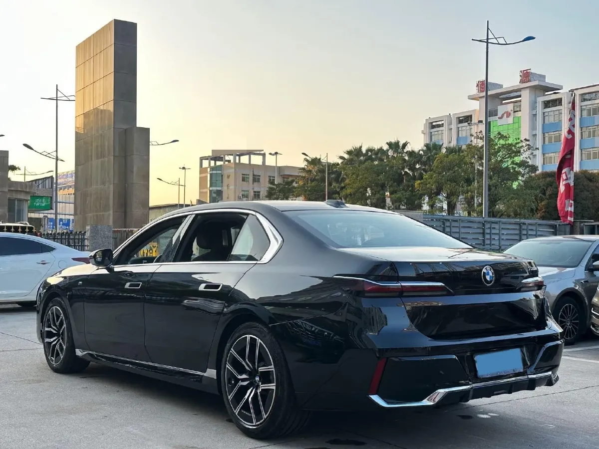2023 BMW 7 Series 3.0T 272HP L6 8AT,autocango,china used car exporter,china ev exporter,chinese used car exporter,chinese used ev exporter