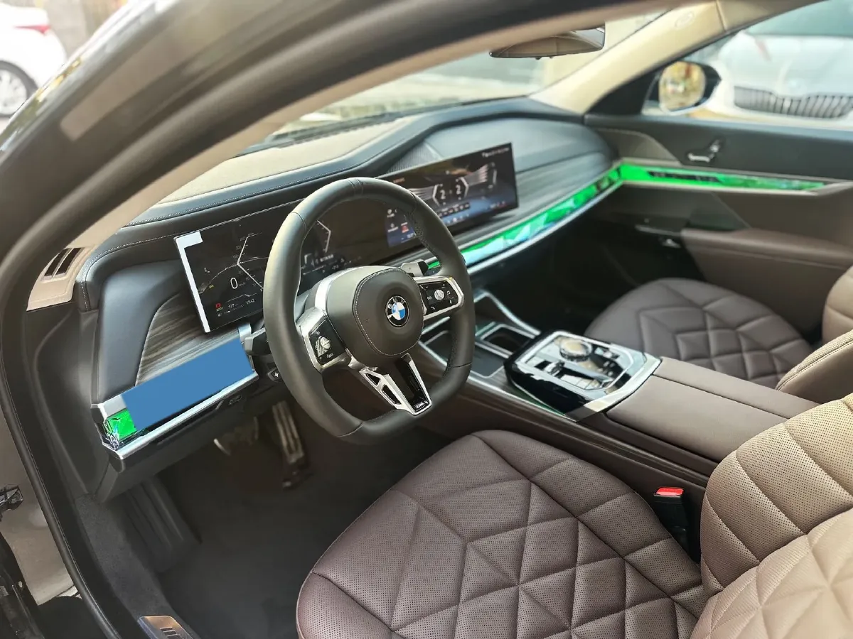2023 BMW 7 Series 3.0T 272HP L6 8AT,autocango,china used car exporter,china ev exporter,chinese used car exporter,chinese used ev exporter