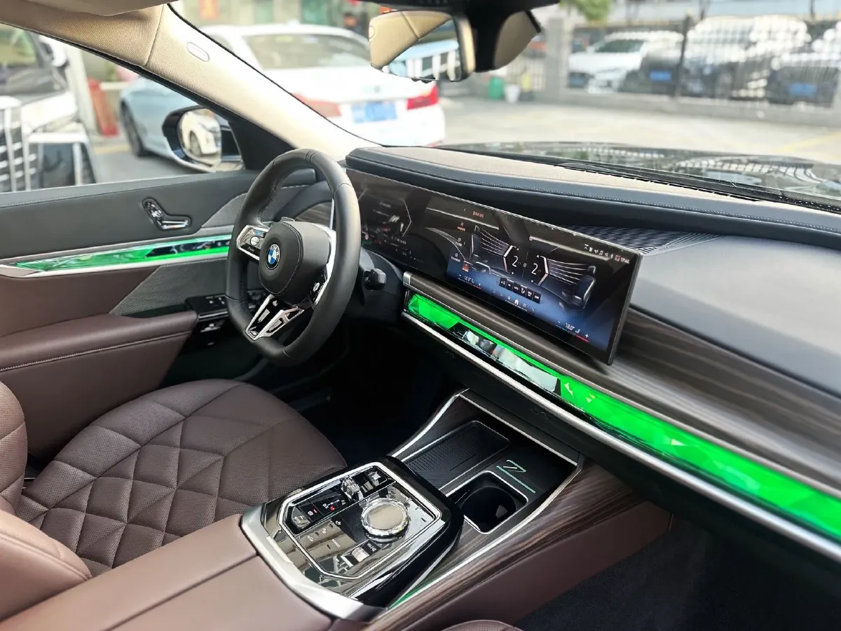 2023 BMW 7 Series 3.0T 272HP L6 8AT,autocango,china used car exporter,china ev exporter,chinese used car exporter,chinese used ev exporter