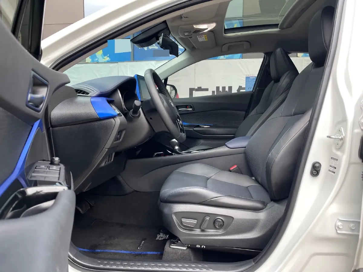 2021 Toyota C-HR 2.0L 171HP L4 CVT,autocango,china used car exporter,china ev exporter,chinese used car exporter,chinese used ev exporter